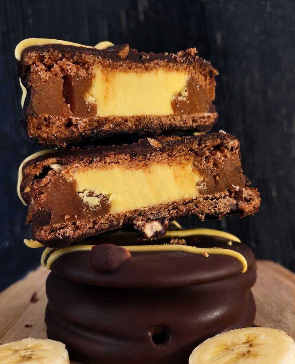 alfajor dulce de leche y banana alfajor dulce de leche y banana